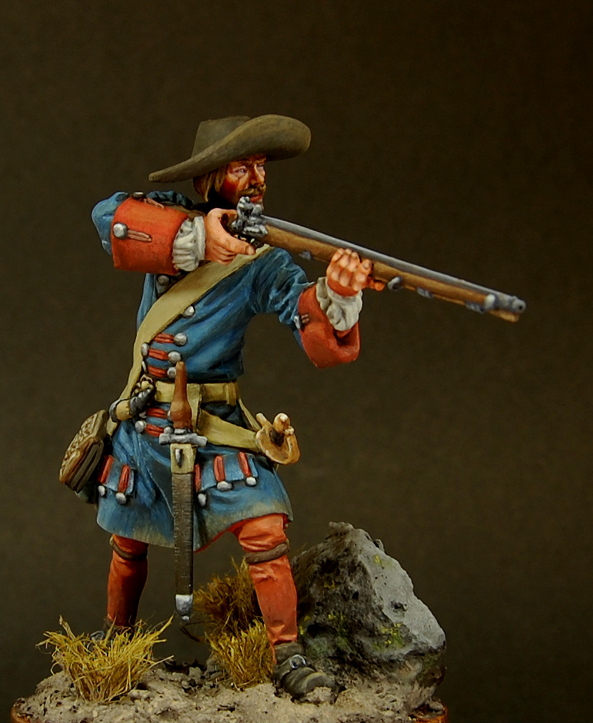 CHM-54093(M). Фузилер Гвардейских пехотных полков, Россия 1704-09 гг. (2 варианта патронных сумок). 54 мм. Материал – белый металл Chronos Miniatures