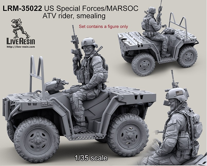 LRM35022 Боец Сил Специального Назначения США или МАРСОК США управляющий квадроциклом, улыбающийся