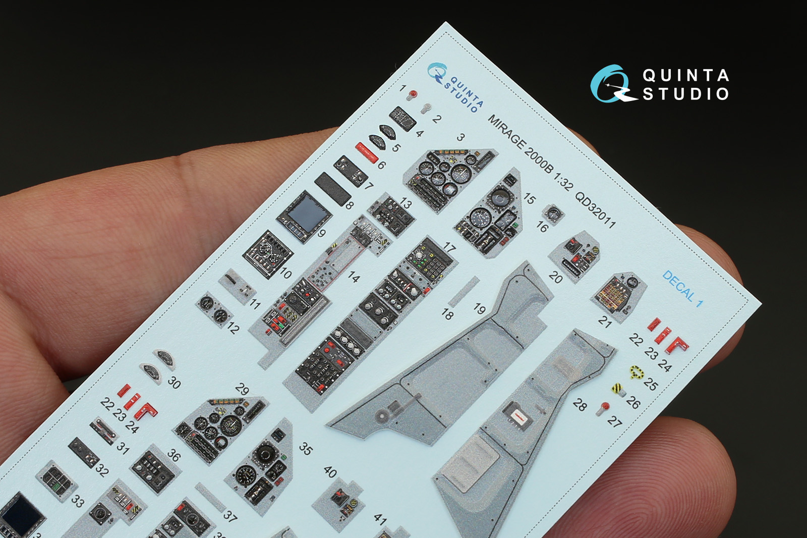 QD32011 1/32 3D Декаль интерьера кабины Mirage 2000B (для модели Kitty Hawk)