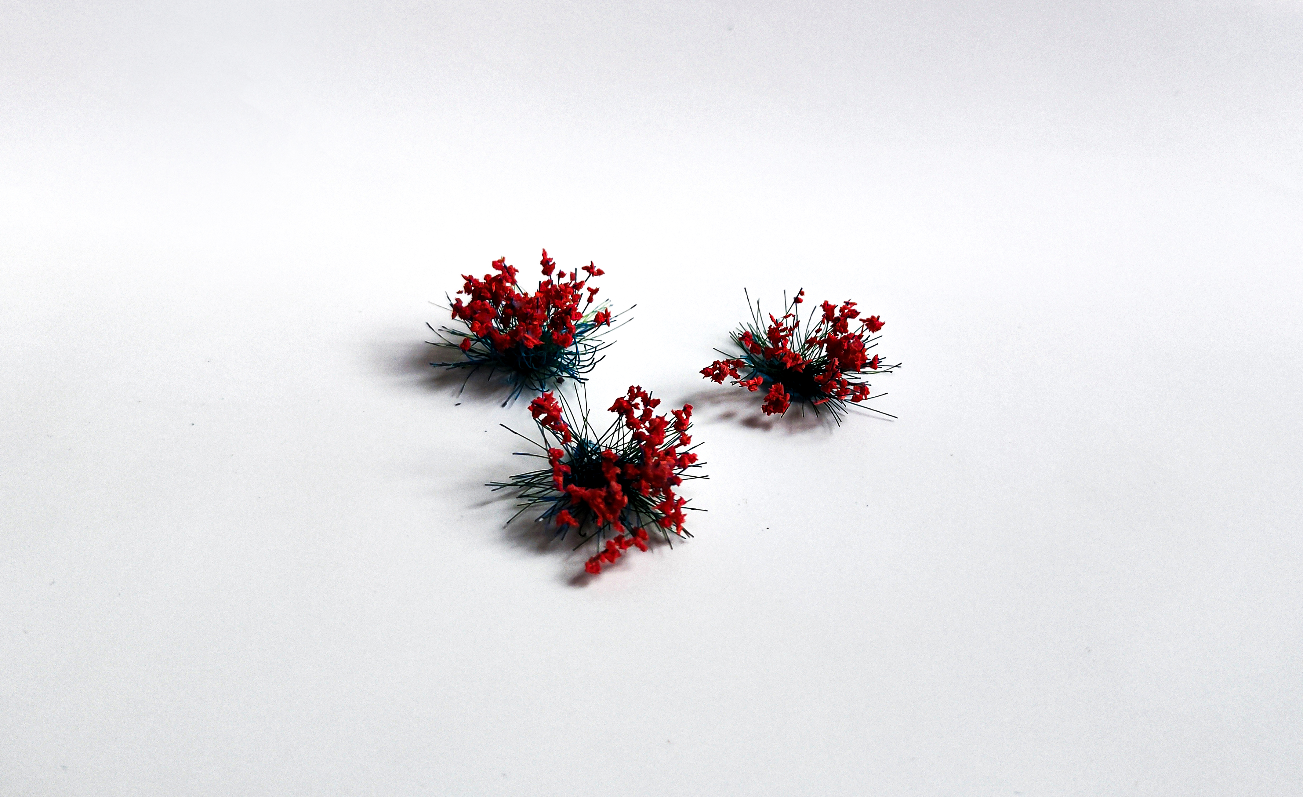 ksc02 Кочки травы с красными цветами, 15шт./12мм