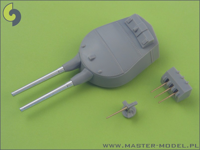 SM-350-036 Вооружение HMS Repulse - 15 дюймов (6 шт.), 4 дюйма QF (6 шт.), 4 дюйма BL (9 шт.) Стволы