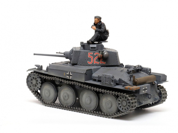 35369T Танк PANZER 38(T) AUSF.E/F (немецкая армия) с фигурой танкиста. Tamiya