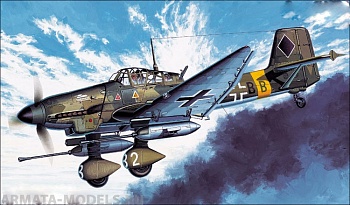 12450 Самолет  JU-87G STUKA TANK BUSTER 