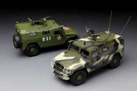 VS-003 Russian Armored High-Mobility STS Tiger Meng